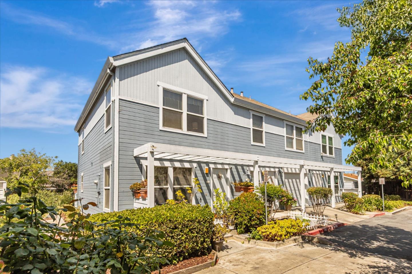 Detail Gallery Image 4 of 50 For 2045 E San Antonio St, San Jose,  CA 95116 - 2 Beds | 1/1 Baths