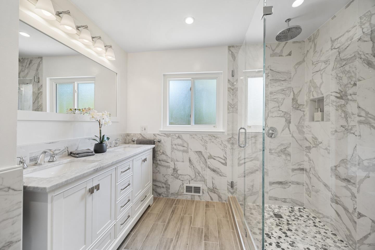 Detail Gallery Image 10 of 25 For 224 Lyndhurst Ave, Belmont,  CA 94002 - 3 Beds | 2 Baths