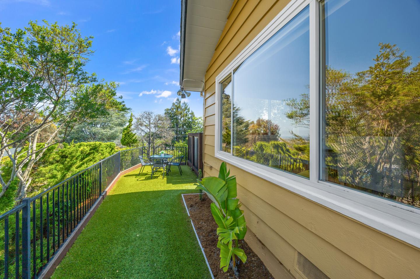 Detail Gallery Image 16 of 25 For 224 Lyndhurst Ave, Belmont,  CA 94002 - 3 Beds | 2 Baths