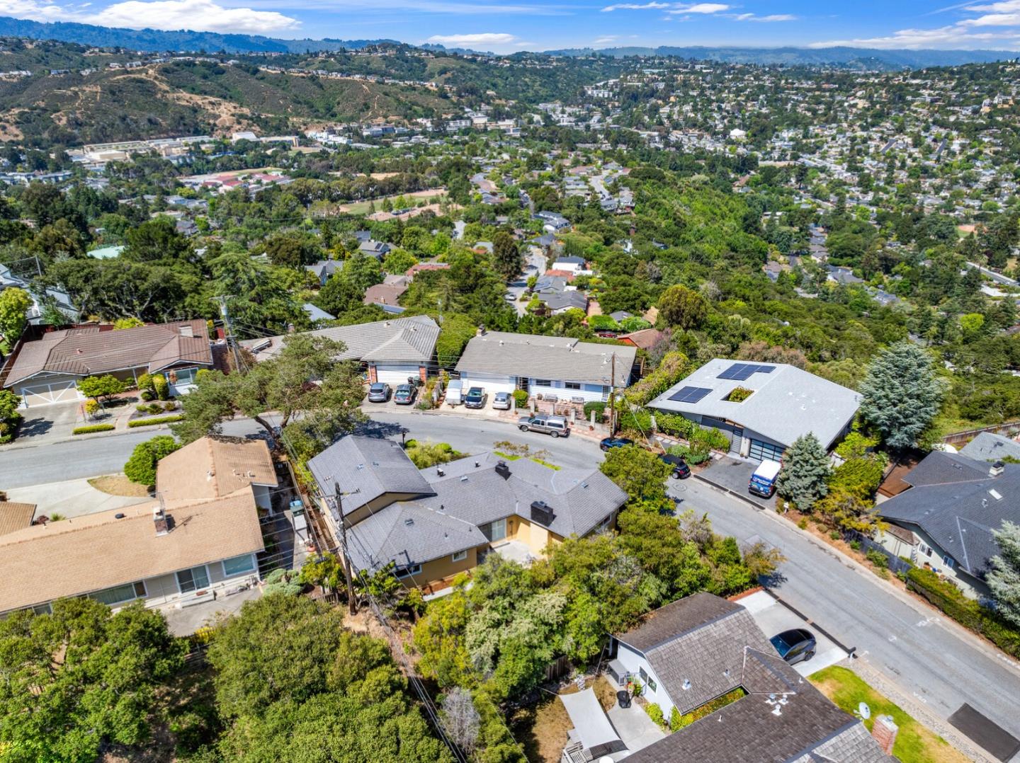 Detail Gallery Image 21 of 25 For 224 Lyndhurst Ave, Belmont,  CA 94002 - 3 Beds | 2 Baths