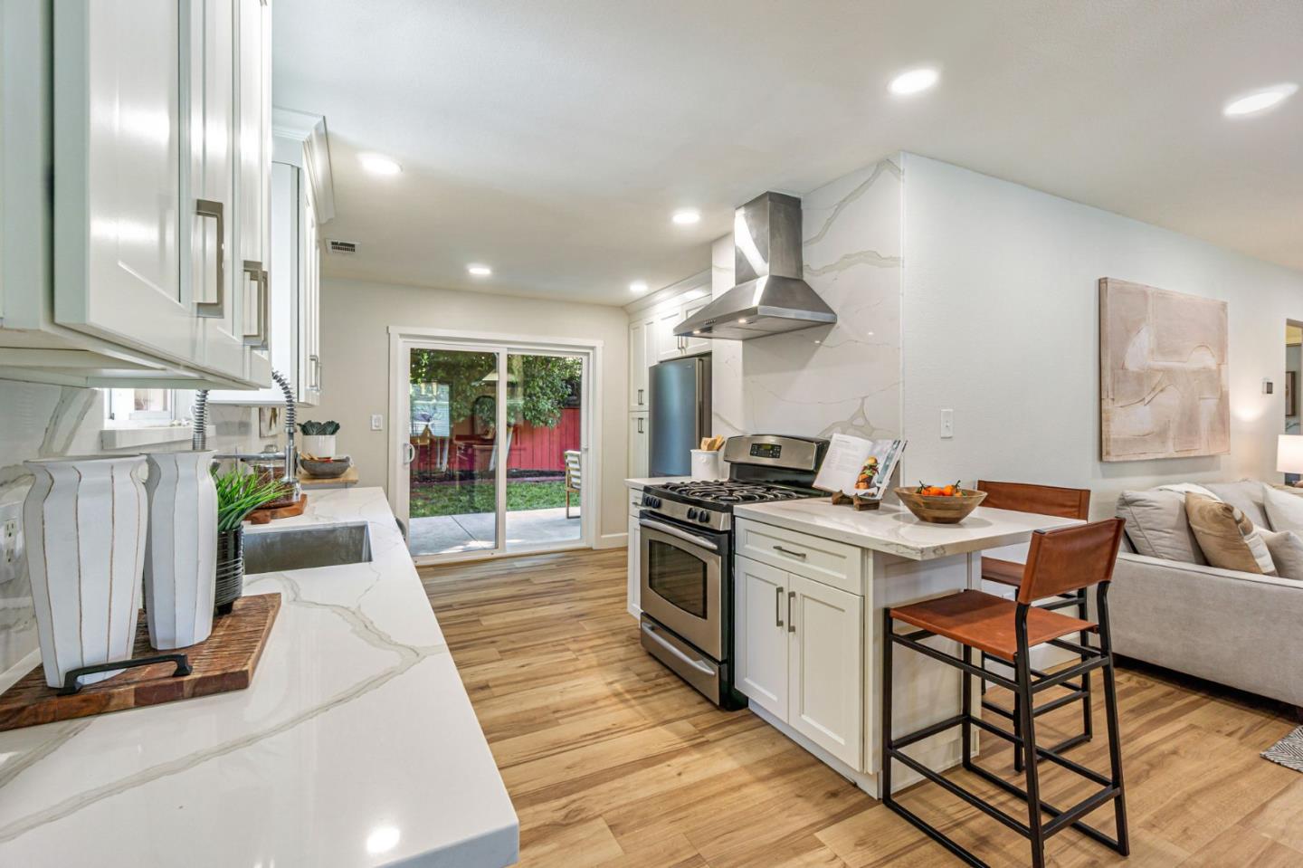 Detail Gallery Image 6 of 24 For 1742 Shirley Dr, Pleasant Hill,  CA 94523 - 3 Beds | 1 Baths