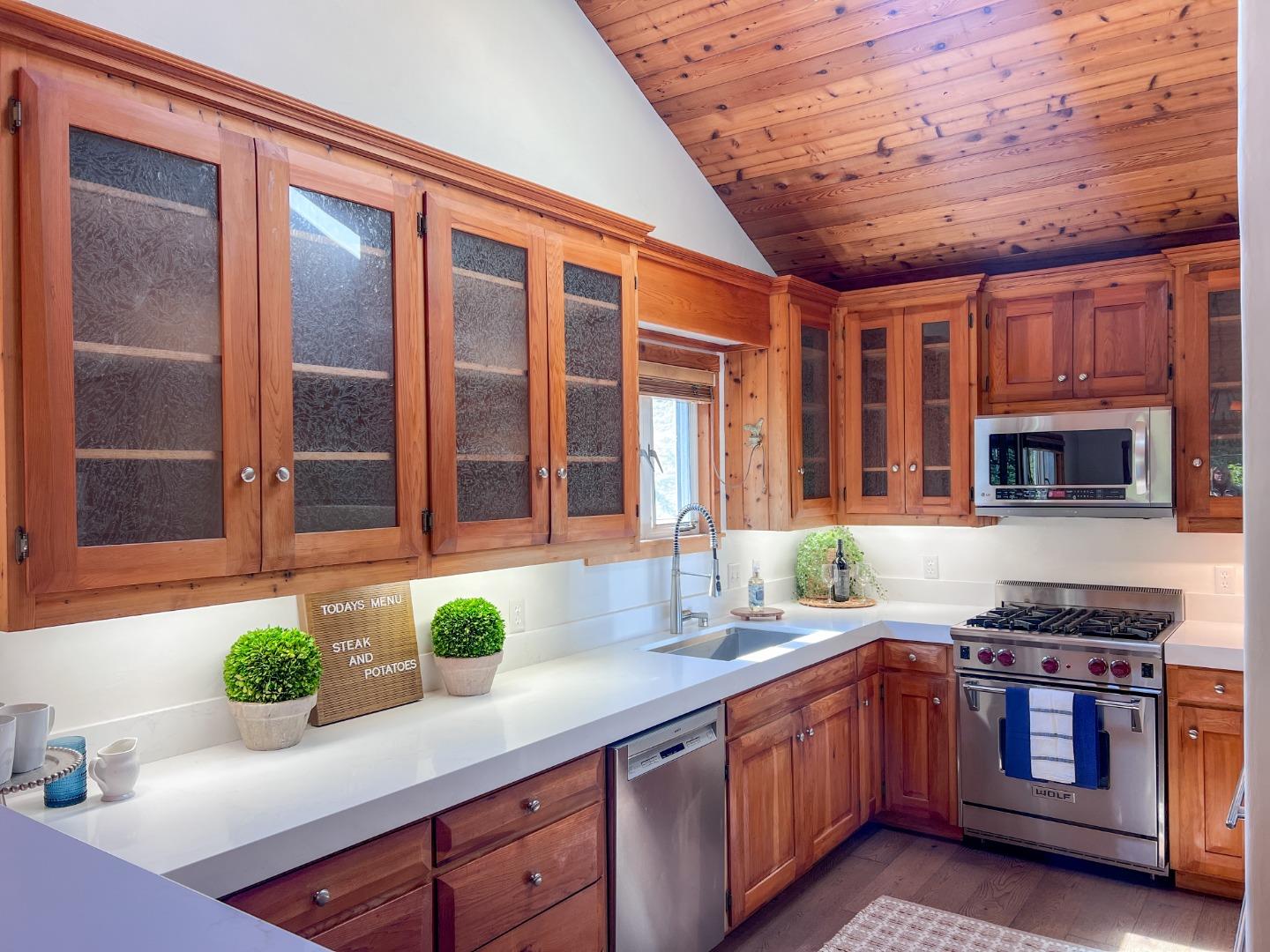 Detail Gallery Image 10 of 44 For 442 Corral De Tierra Rd, Salinas,  CA 93908 - 3 Beds | 2/1 Baths