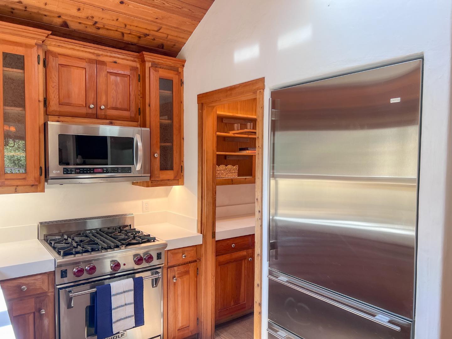 Detail Gallery Image 12 of 44 For 442 Corral De Tierra Rd, Salinas,  CA 93908 - 3 Beds | 2/1 Baths