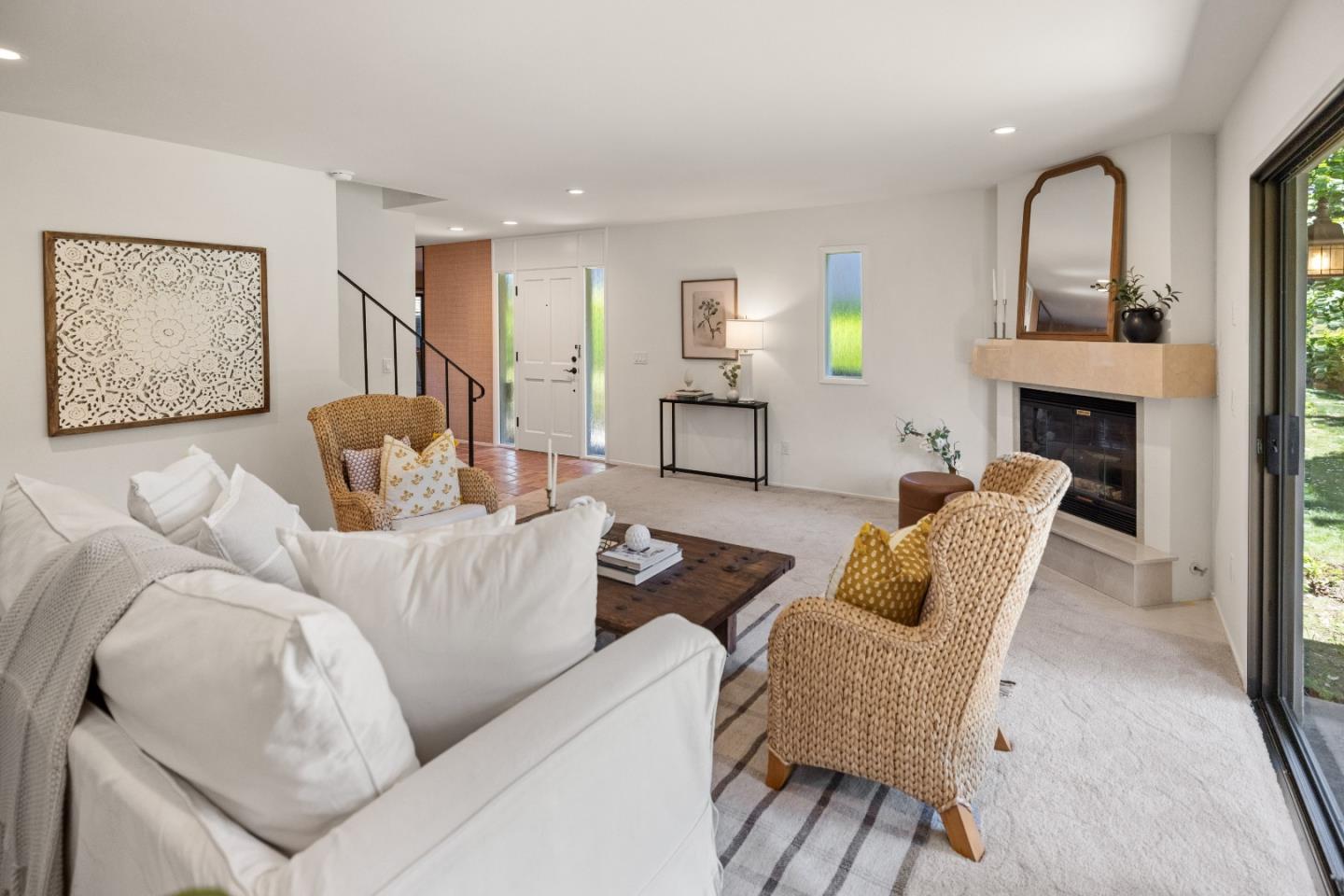 Detail Gallery Image 11 of 51 For 3850 Rio Rd #7,  Carmel,  CA 93923 - 2 Beds | 2/1 Baths