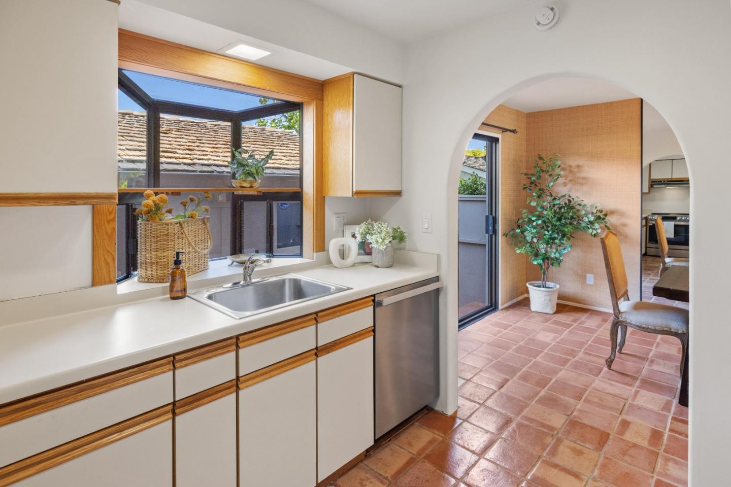 Detail Gallery Image 17 of 51 For 3850 Rio Rd #7,  Carmel,  CA 93923 - 2 Beds | 2/1 Baths