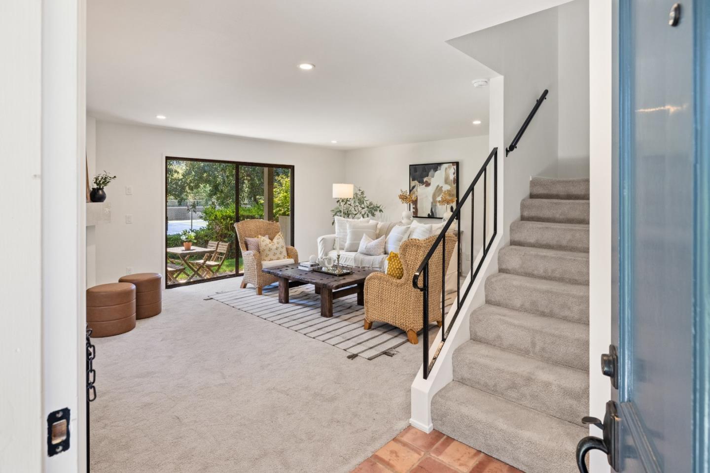 Detail Gallery Image 4 of 51 For 3850 Rio Rd #7,  Carmel,  CA 93923 - 2 Beds | 2/1 Baths