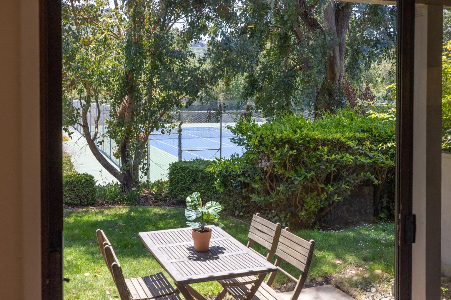 Detail Gallery Image 7 of 51 For 3850 Rio Rd #7,  Carmel,  CA 93923 - 2 Beds | 2/1 Baths