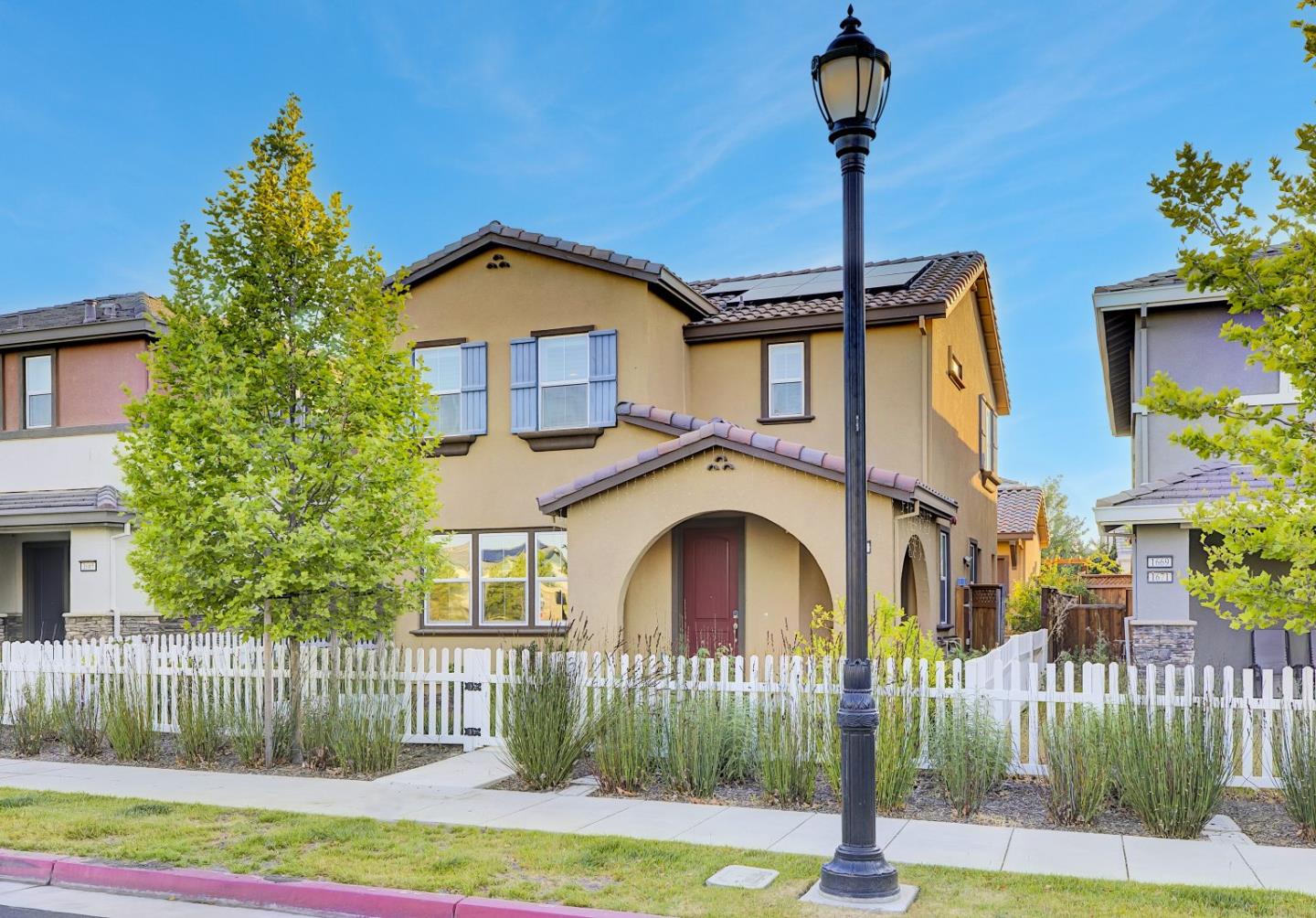 Detail Gallery Image 2 of 42 For 1677 S Tradition St, Mountain House,  CA 95391 - 3 Beds | 3 Baths