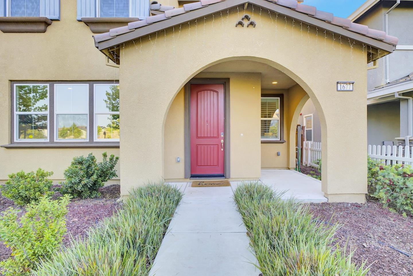 Detail Gallery Image 6 of 42 For 1677 S Tradition St, Mountain House,  CA 95391 - 3 Beds | 3 Baths