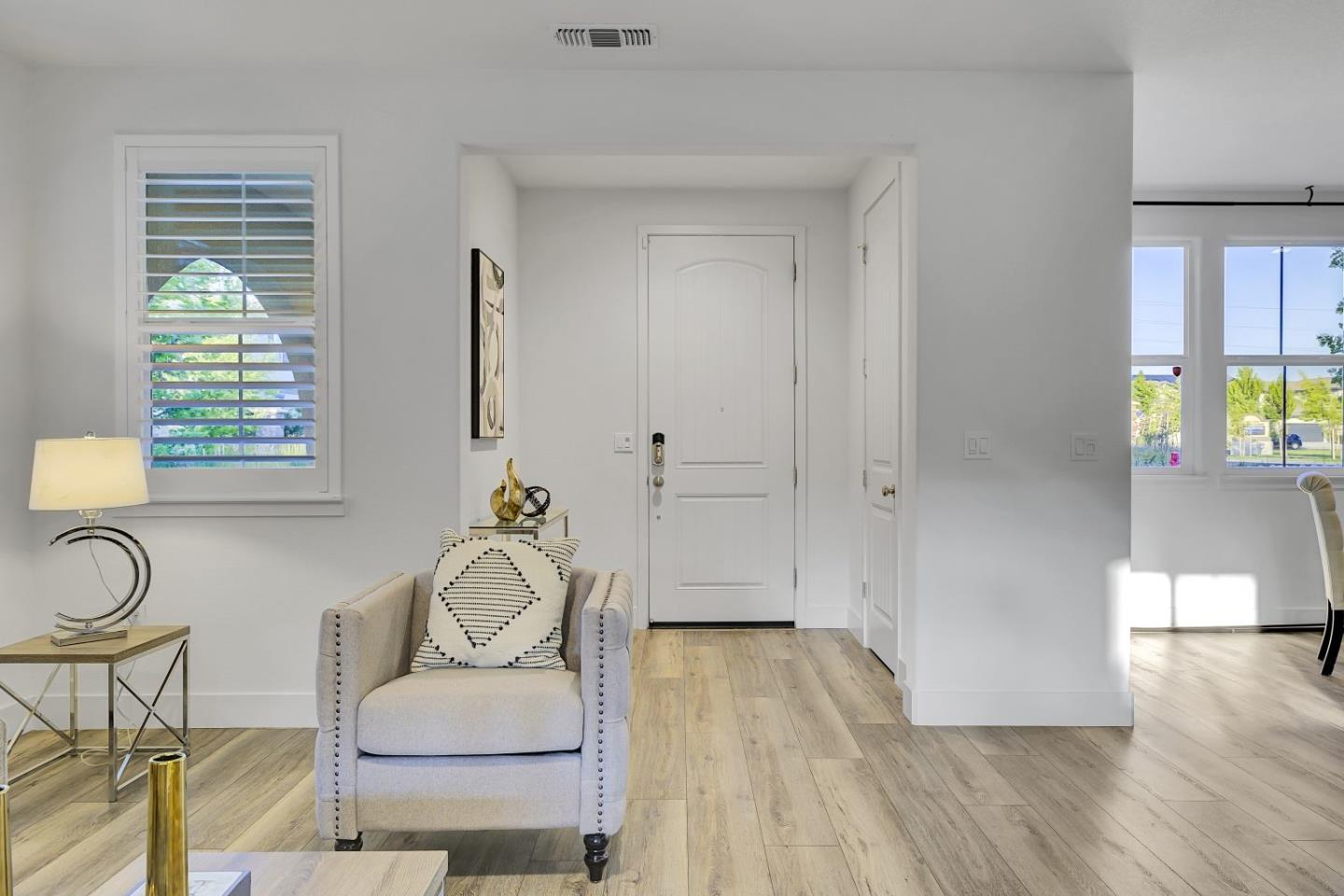 Detail Gallery Image 8 of 42 For 1677 S Tradition St, Mountain House,  CA 95391 - 3 Beds | 3 Baths