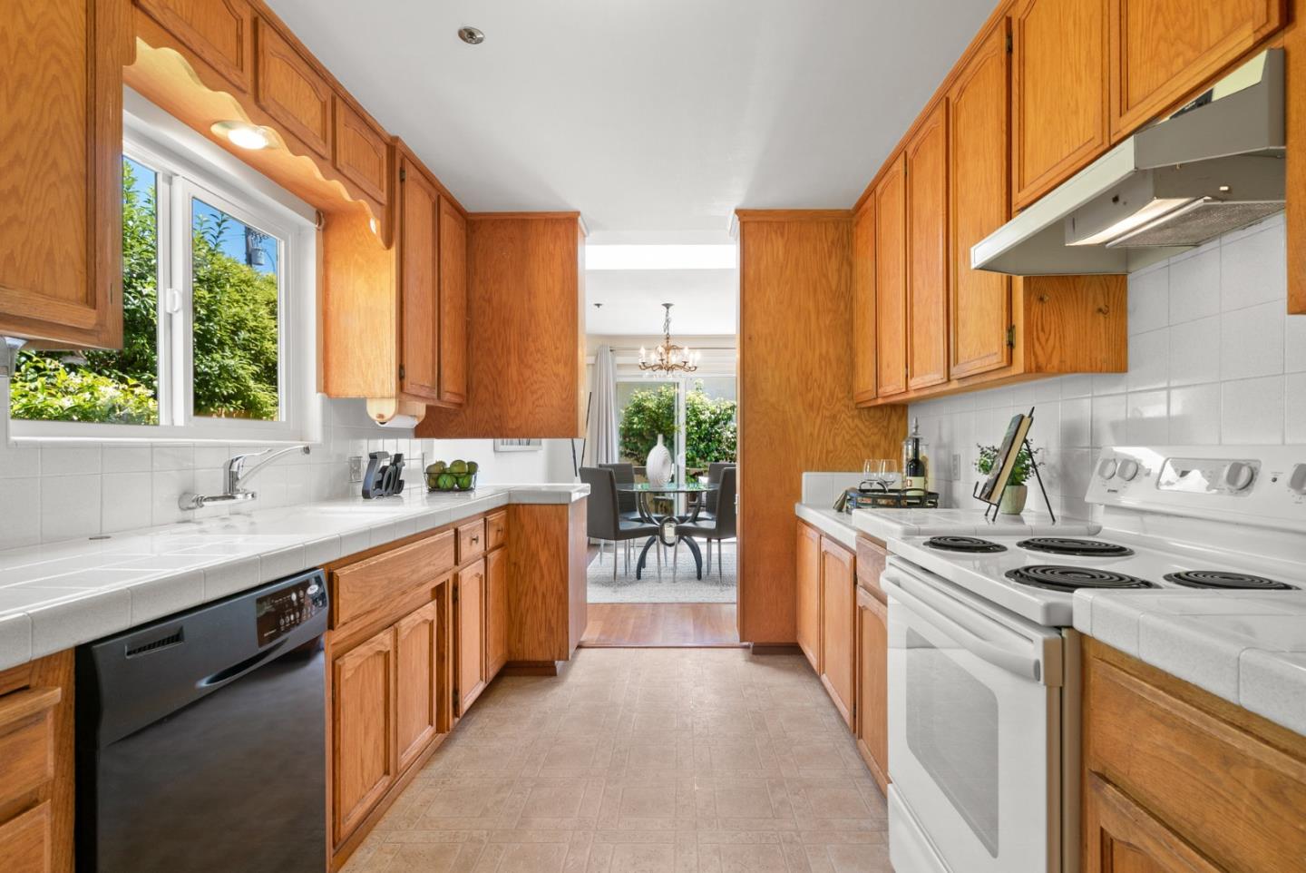 Detail Gallery Image 10 of 40 For 816 Pelton Ave, Santa Cruz,  CA 95060 - 3 Beds | 2 Baths
