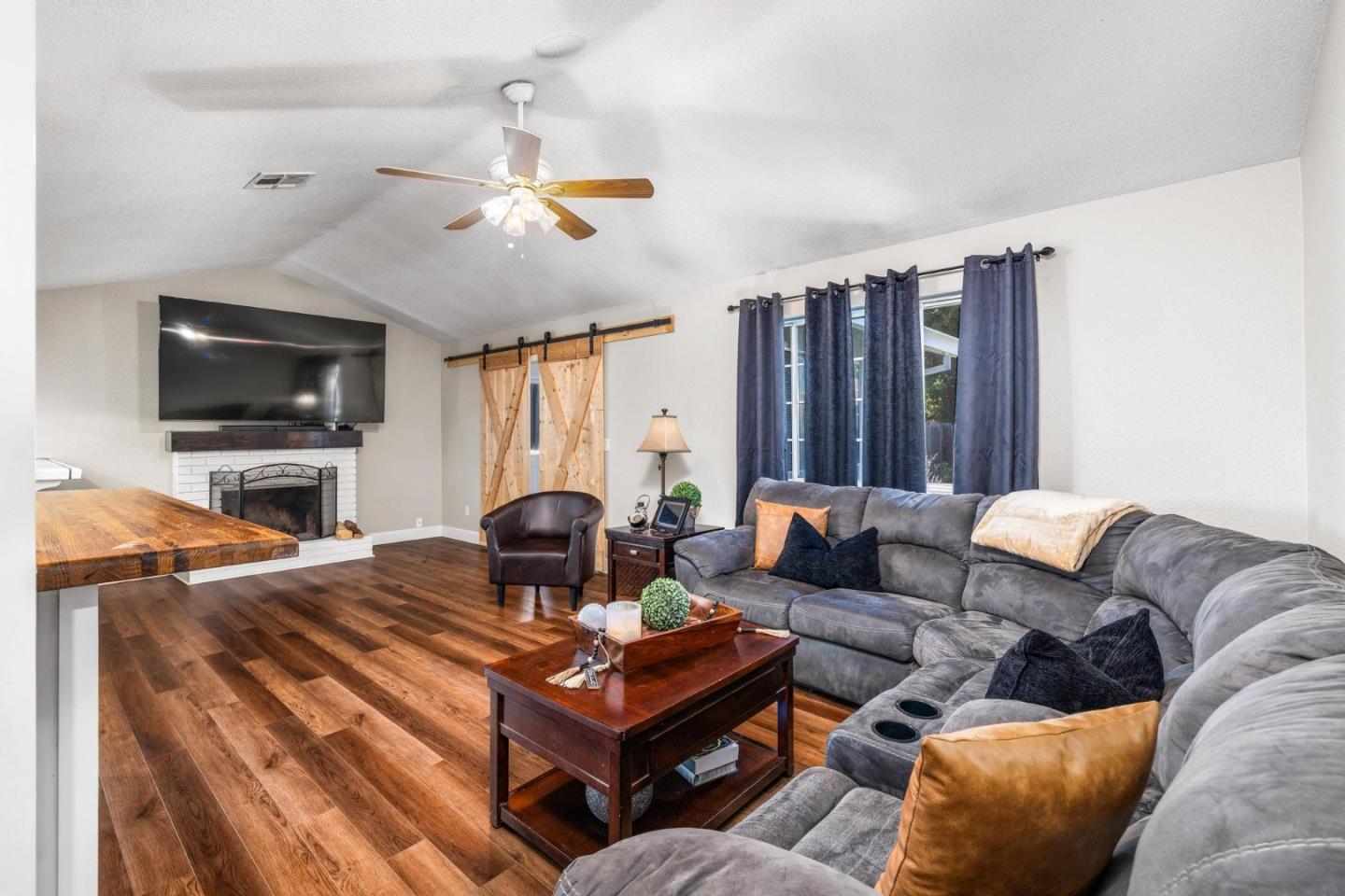 Detail Gallery Image 10 of 33 For 3232 Hummingbird Ln, Modesto,  CA 95356 - 4 Beds | 2 Baths