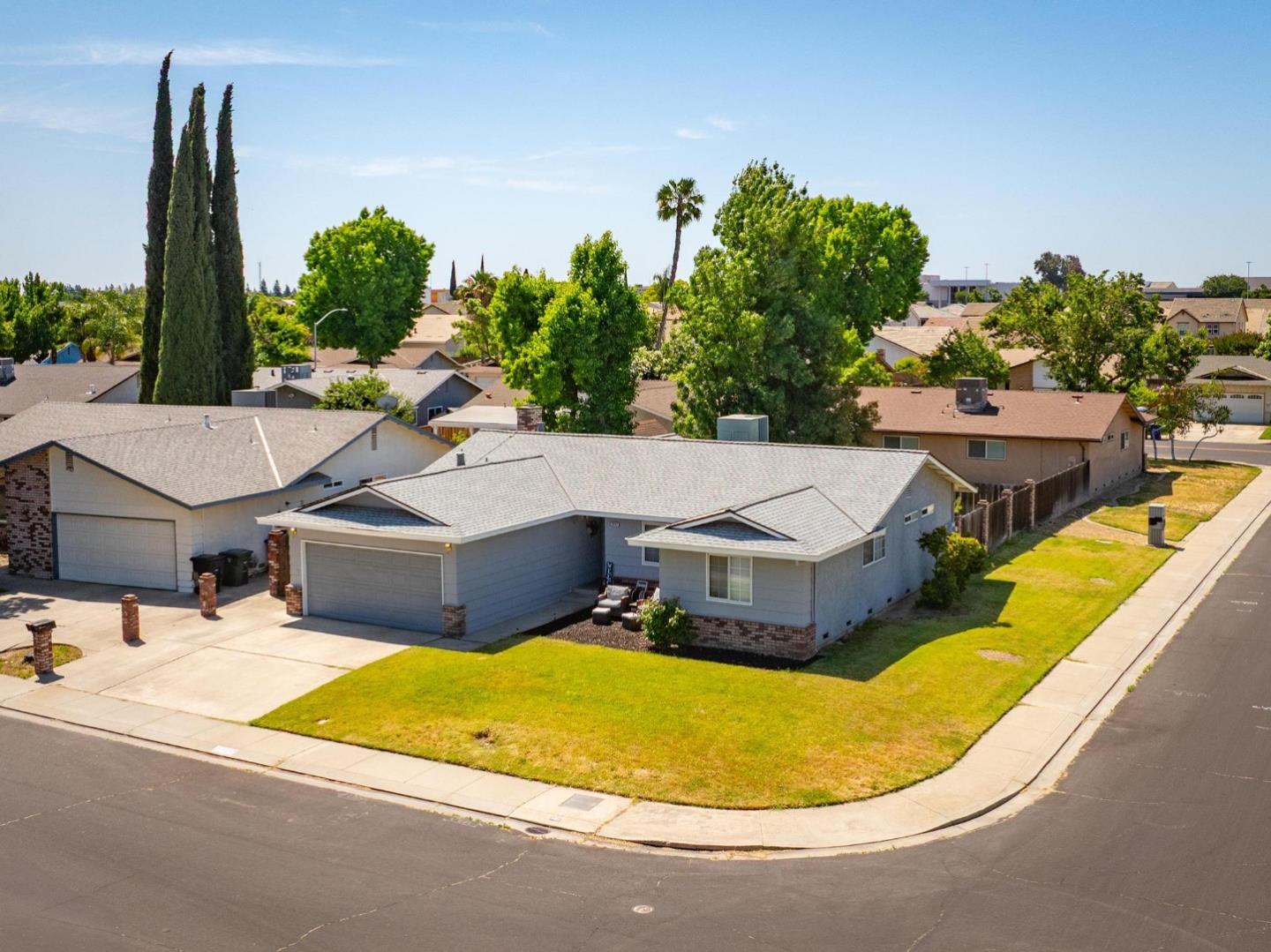 Detail Gallery Image 3 of 33 For 3232 Hummingbird Ln, Modesto,  CA 95356 - 4 Beds | 2 Baths