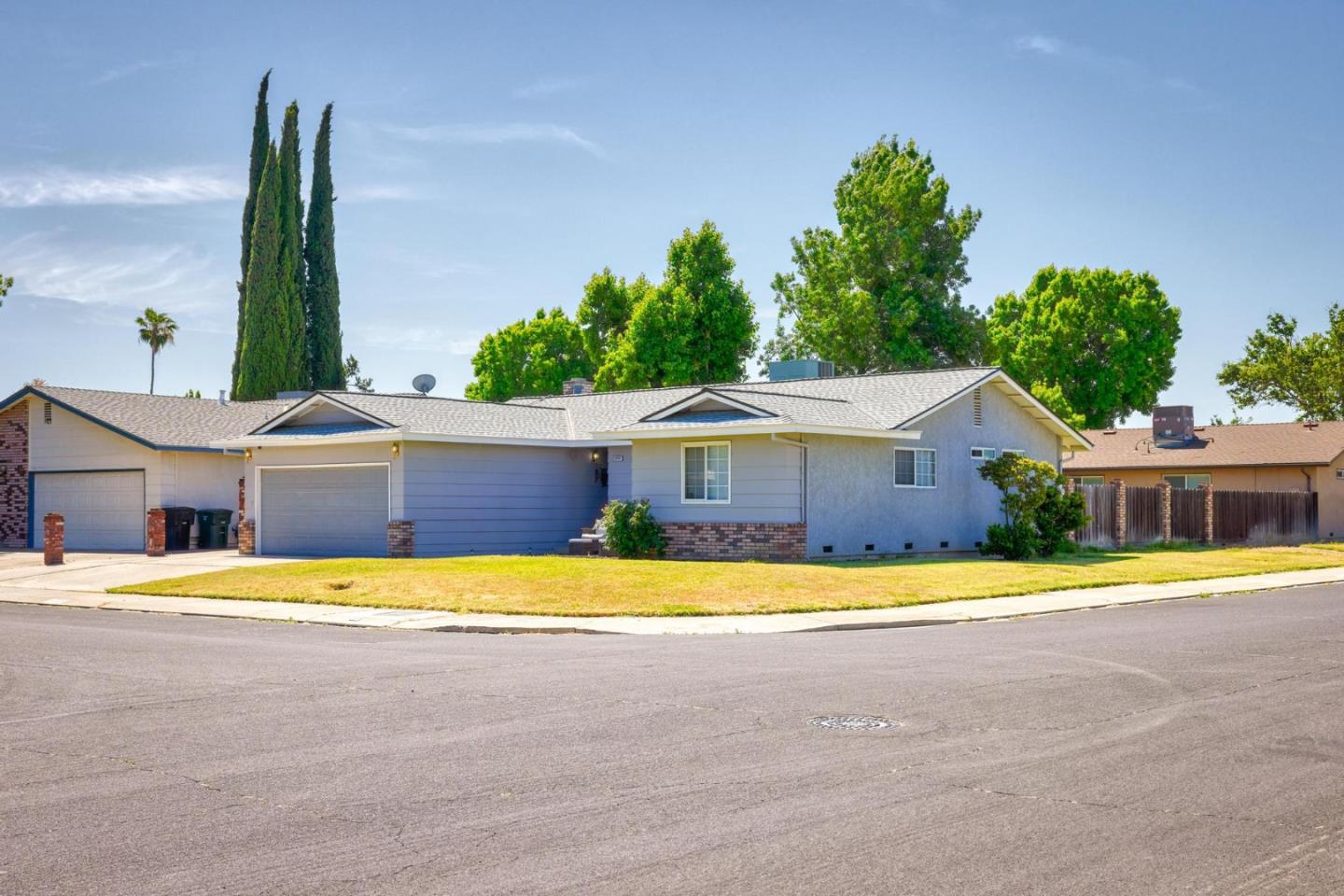 Detail Gallery Image 5 of 33 For 3232 Hummingbird Ln, Modesto,  CA 95356 - 4 Beds | 2 Baths