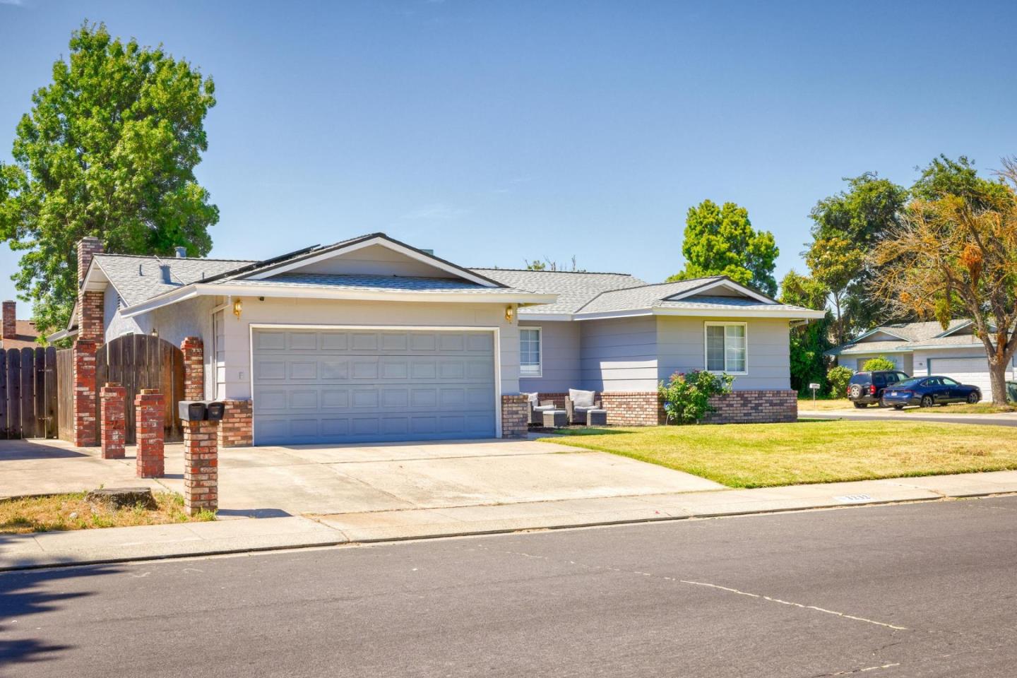 Detail Gallery Image 6 of 33 For 3232 Hummingbird Ln, Modesto,  CA 95356 - 4 Beds | 2 Baths