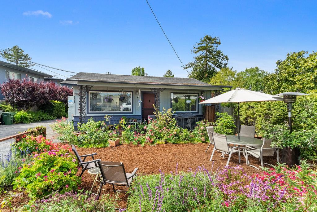 Detail Gallery Image 10 of 39 For 1450 Merrill St, Santa Cruz,  CA 95062 - – Beds | – Baths