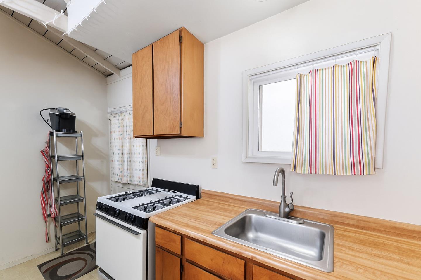 Detail Gallery Image 22 of 39 For 1450 Merrill St, Santa Cruz,  CA 95062 - – Beds | – Baths
