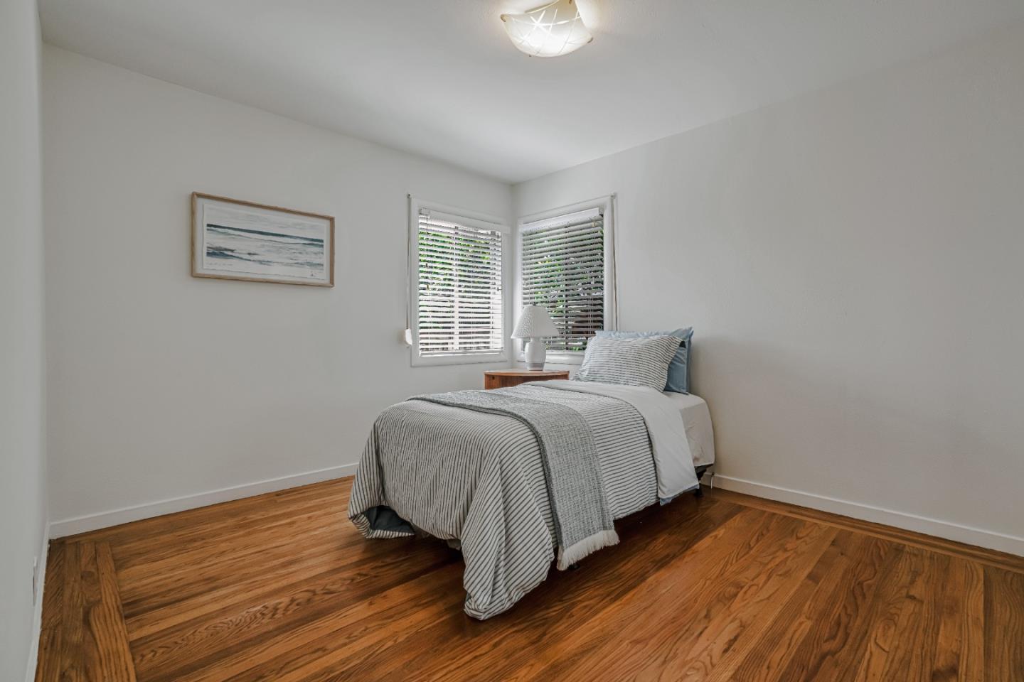 Detail Gallery Image 7 of 13 For 1320 Windermere Ave, Menlo Park,  CA 94025 - 3 Beds | 1 Baths