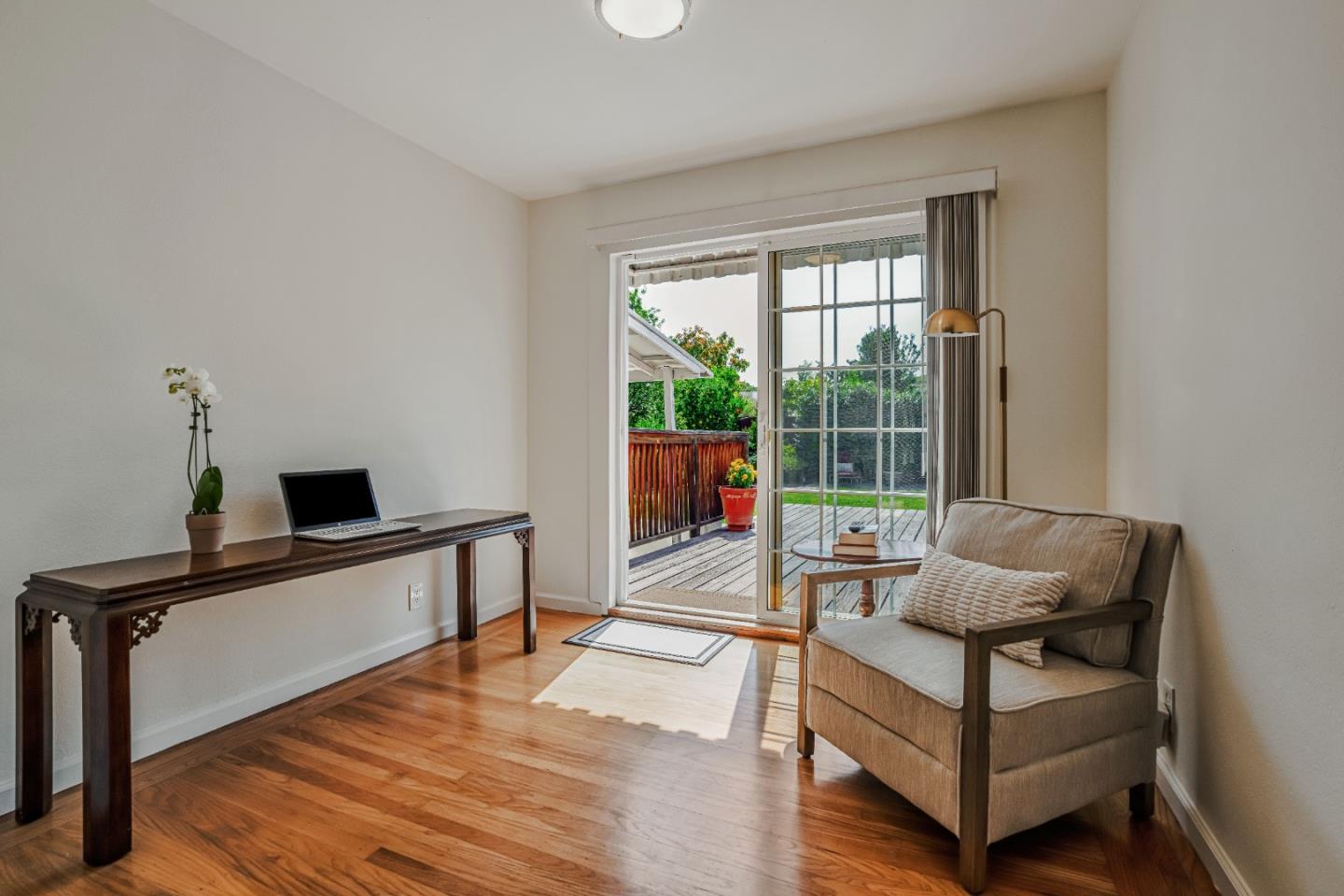 Detail Gallery Image 8 of 13 For 1320 Windermere Ave, Menlo Park,  CA 94025 - 3 Beds | 1 Baths