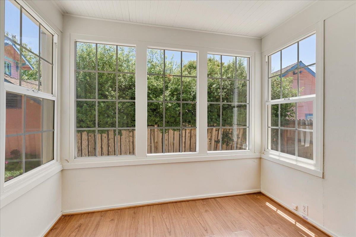 Detail Gallery Image 14 of 27 For 113 Fairbanks, Santa Cruz,  CA 95060 - 2 Beds | 1 Baths