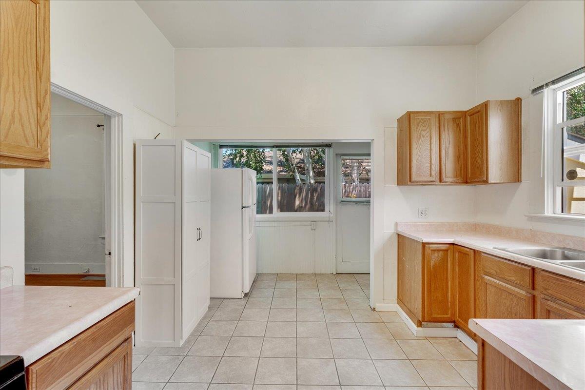 Detail Gallery Image 19 of 27 For 113 Fairbanks, Santa Cruz,  CA 95060 - 2 Beds | 1 Baths