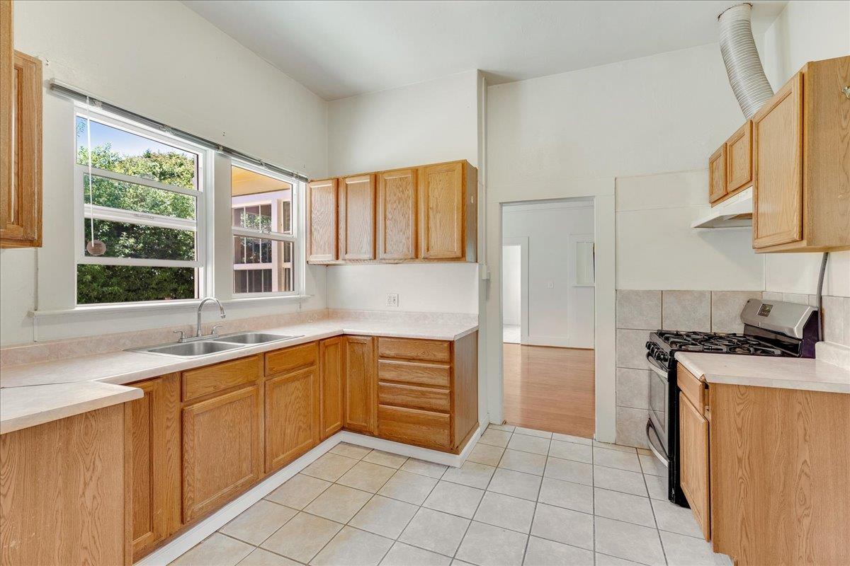 Detail Gallery Image 20 of 27 For 113 Fairbanks, Santa Cruz,  CA 95060 - 2 Beds | 1 Baths