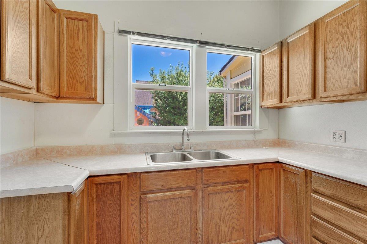 Detail Gallery Image 21 of 27 For 113 Fairbanks, Santa Cruz,  CA 95060 - 2 Beds | 1 Baths