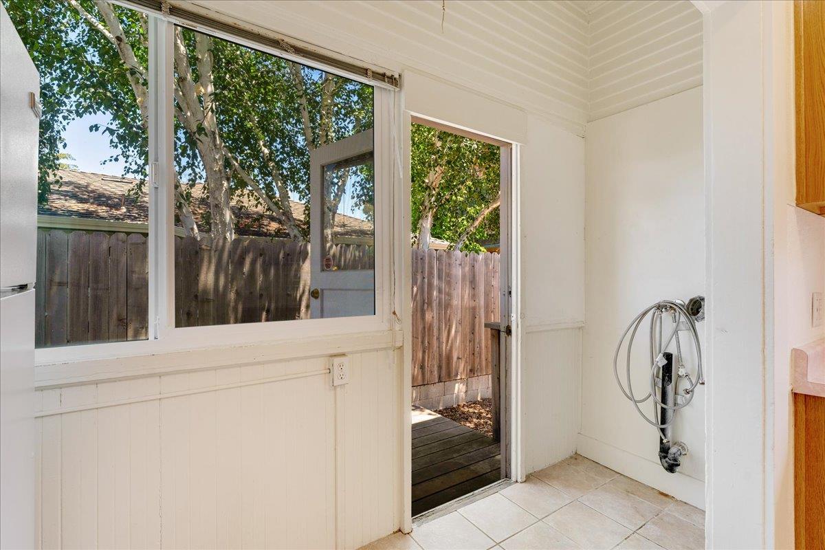 Detail Gallery Image 23 of 27 For 113 Fairbanks, Santa Cruz,  CA 95060 - 2 Beds | 1 Baths
