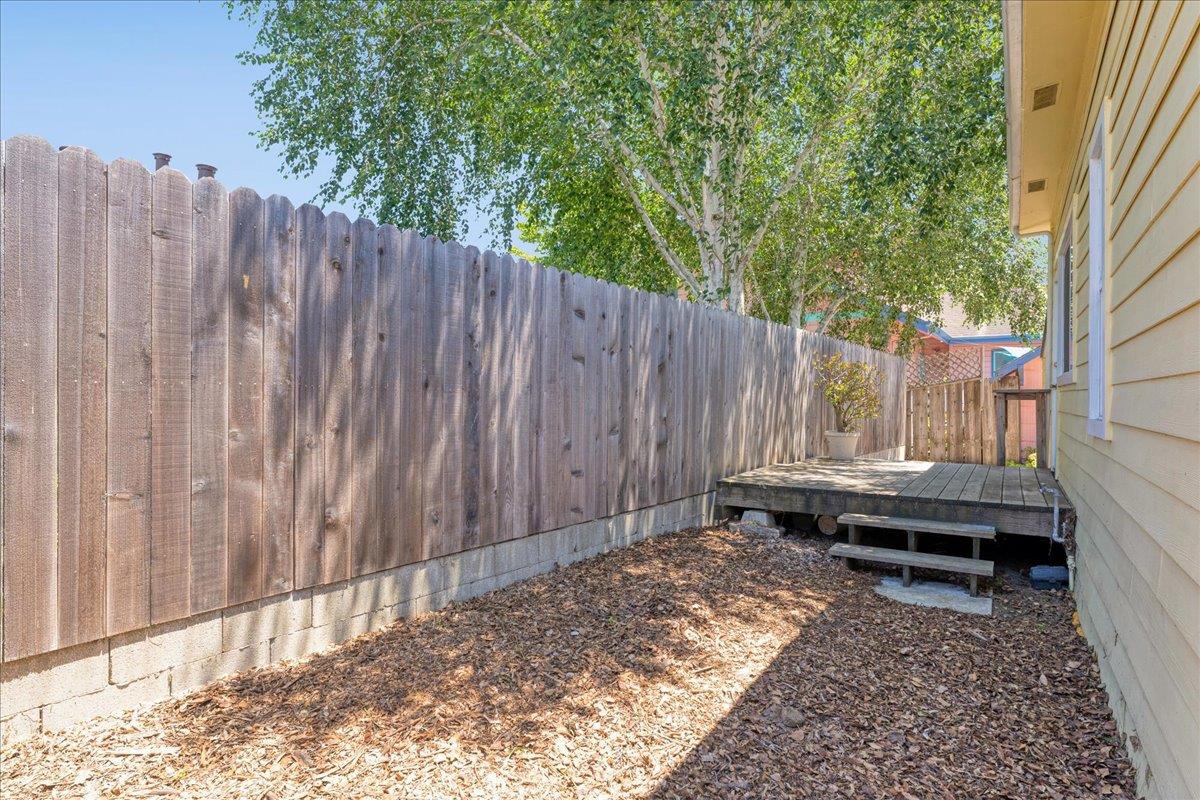 Detail Gallery Image 24 of 27 For 113 Fairbanks, Santa Cruz,  CA 95060 - 2 Beds | 1 Baths