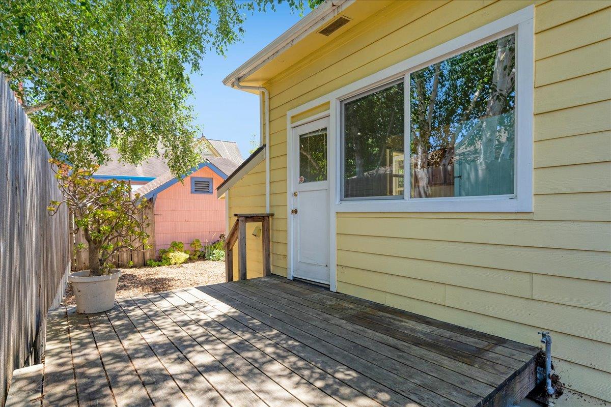 Detail Gallery Image 25 of 27 For 113 Fairbanks, Santa Cruz,  CA 95060 - 2 Beds | 1 Baths