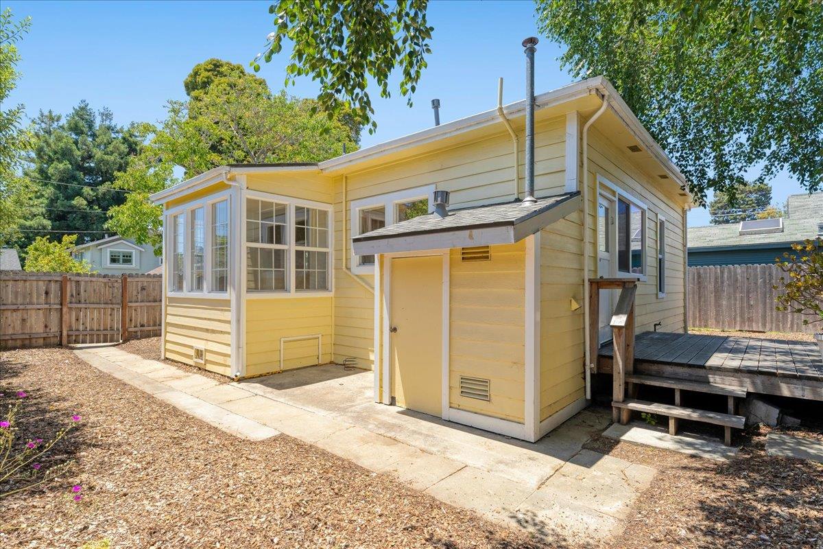 Detail Gallery Image 26 of 27 For 113 Fairbanks, Santa Cruz,  CA 95060 - 2 Beds | 1 Baths