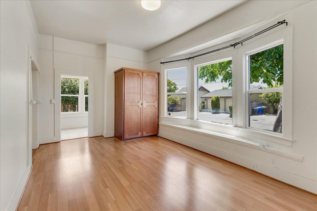 Detail Gallery Image 5 of 27 For 113 Fairbanks, Santa Cruz,  CA 95060 - 2 Beds | 1 Baths
