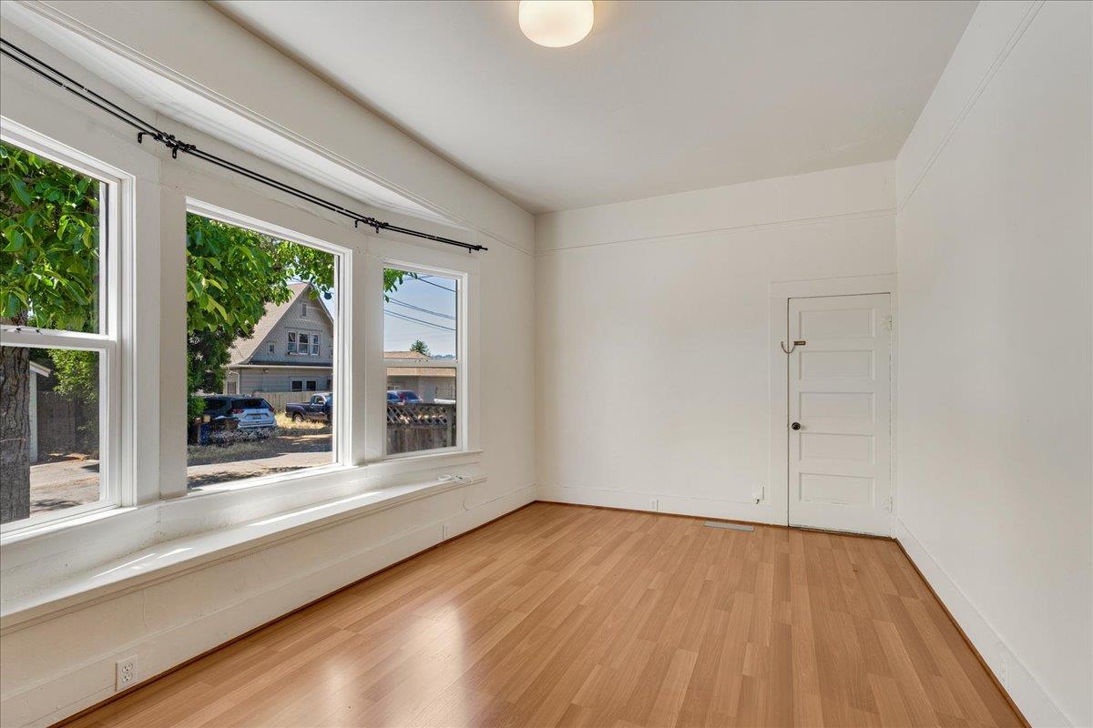 Detail Gallery Image 7 of 27 For 113 Fairbanks, Santa Cruz,  CA 95060 - 2 Beds | 1 Baths