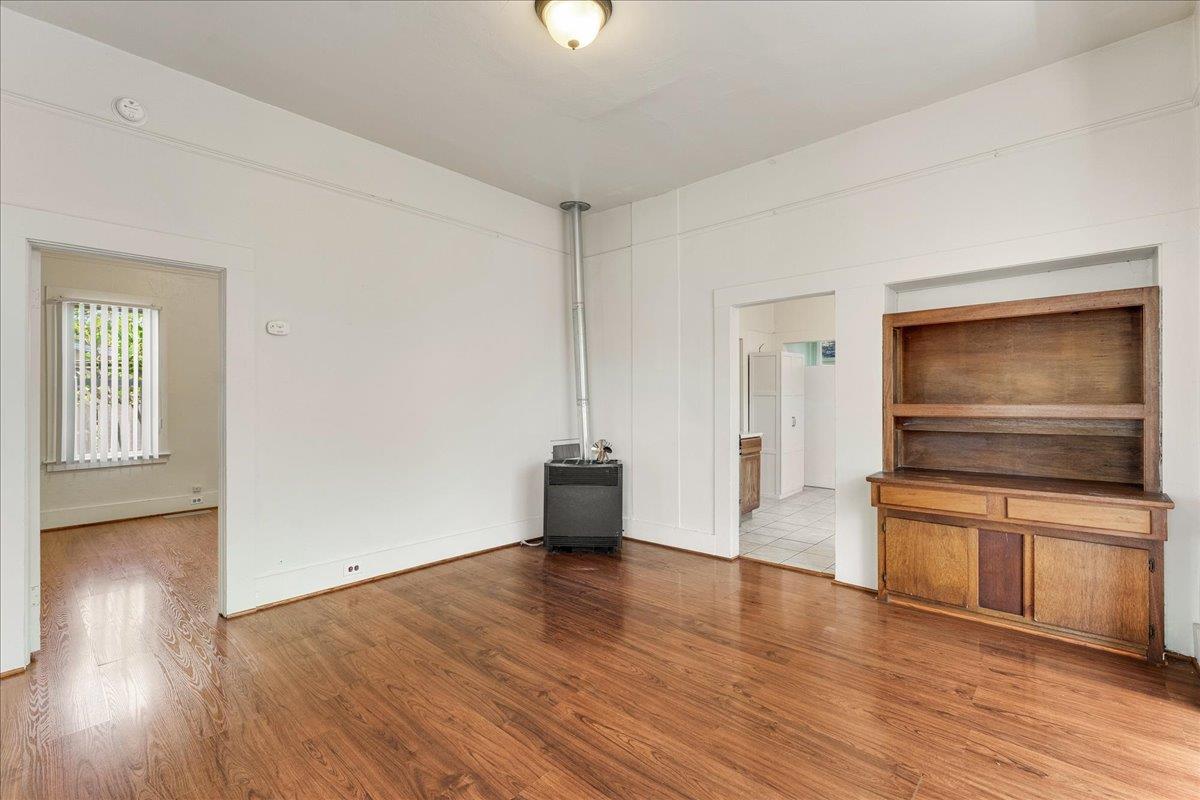 Detail Gallery Image 8 of 27 For 113 Fairbanks, Santa Cruz,  CA 95060 - 2 Beds | 1 Baths