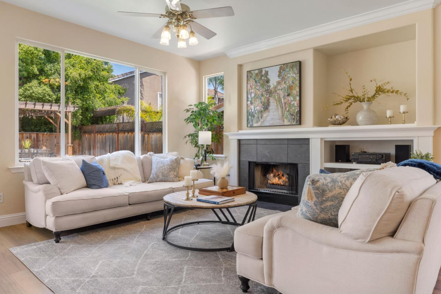Detail Gallery Image 5 of 21 For 895 Oak Brook Way, Gilroy,  CA 95020 - 4 Beds | 3 Baths