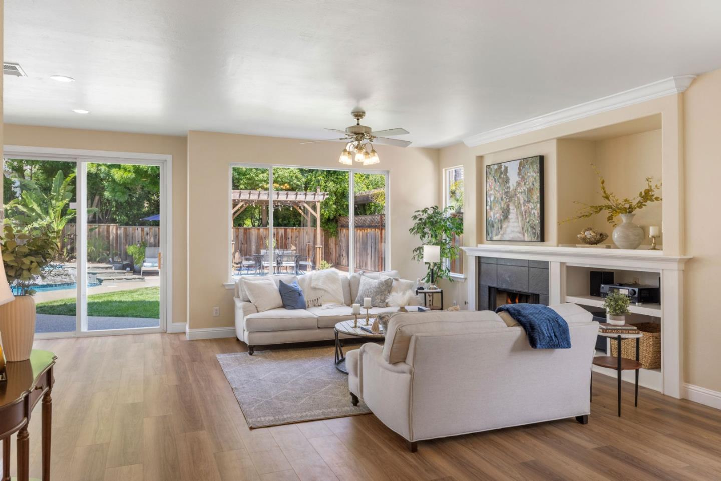 Detail Gallery Image 6 of 21 For 895 Oak Brook Way, Gilroy,  CA 95020 - 4 Beds | 3 Baths