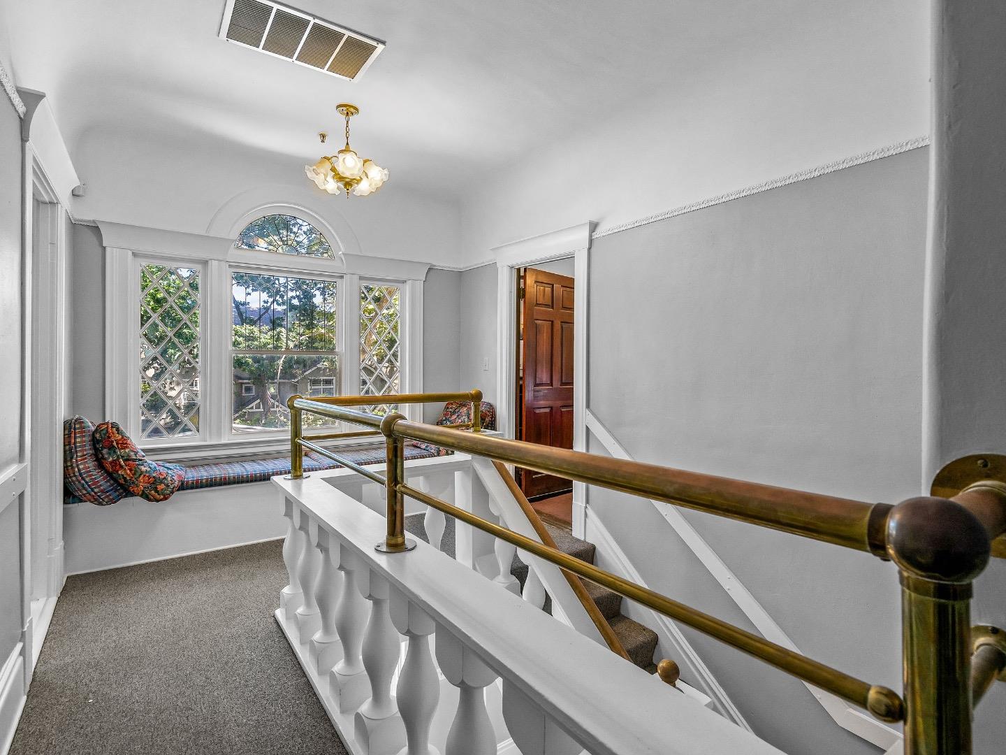 Detail Gallery Image 27 of 35 For 2200 L St, Sacramento,  CA 95816 - – Beds | – Baths