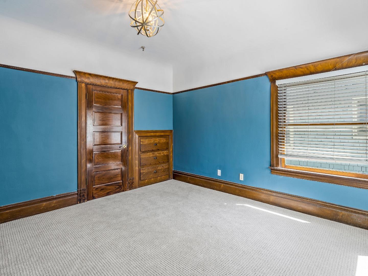 Detail Gallery Image 32 of 35 For 2200 L St, Sacramento,  CA 95816 - – Beds | – Baths