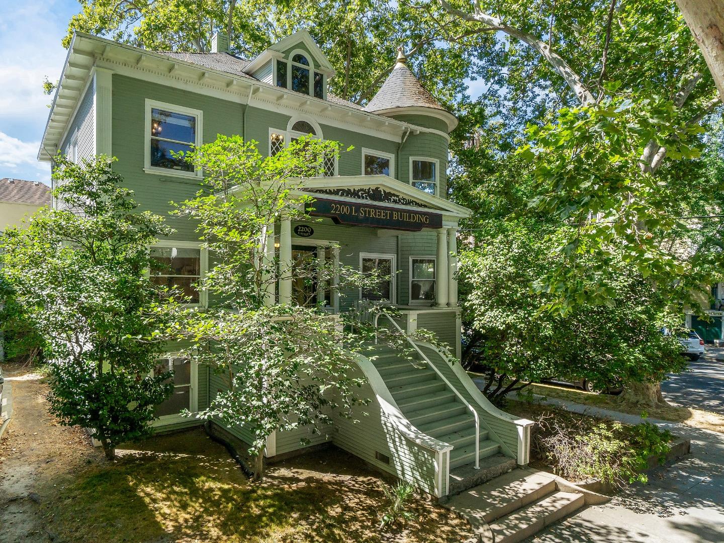 Detail Gallery Image 4 of 35 For 2200 L St, Sacramento,  CA 95816 - – Beds | – Baths