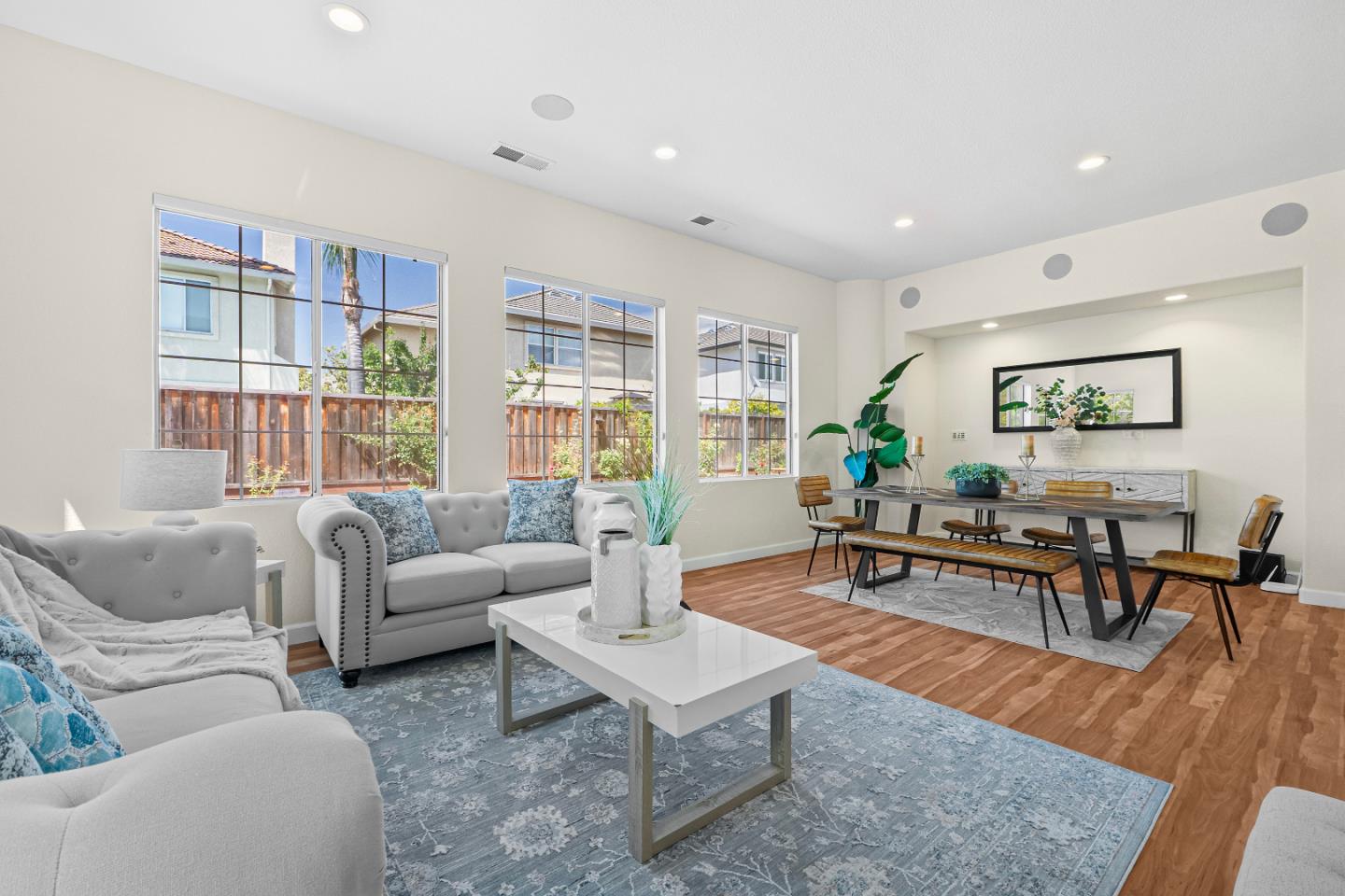 Detail Gallery Image 11 of 54 For 336 Arrowhead Way, Hayward,  CA 94544 - 5 Beds | 3/1 Baths