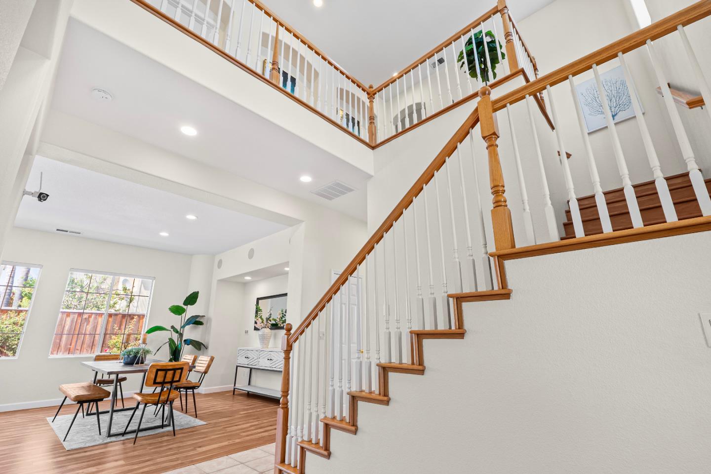 Detail Gallery Image 16 of 54 For 336 Arrowhead Way, Hayward,  CA 94544 - 5 Beds | 3/1 Baths
