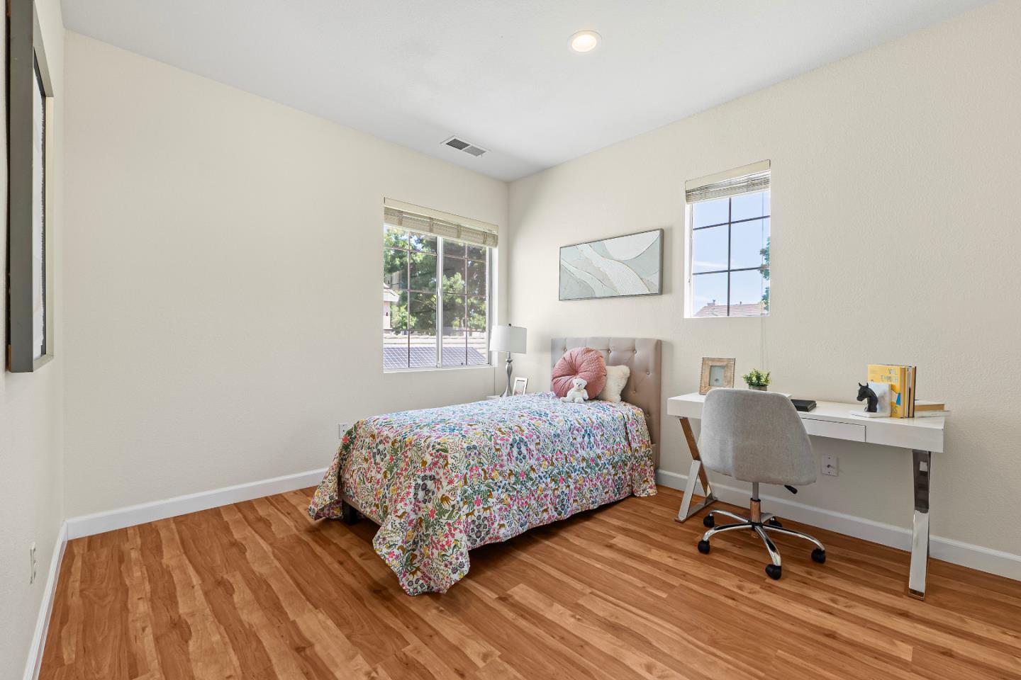 Detail Gallery Image 30 of 54 For 336 Arrowhead Way, Hayward,  CA 94544 - 5 Beds | 3/1 Baths