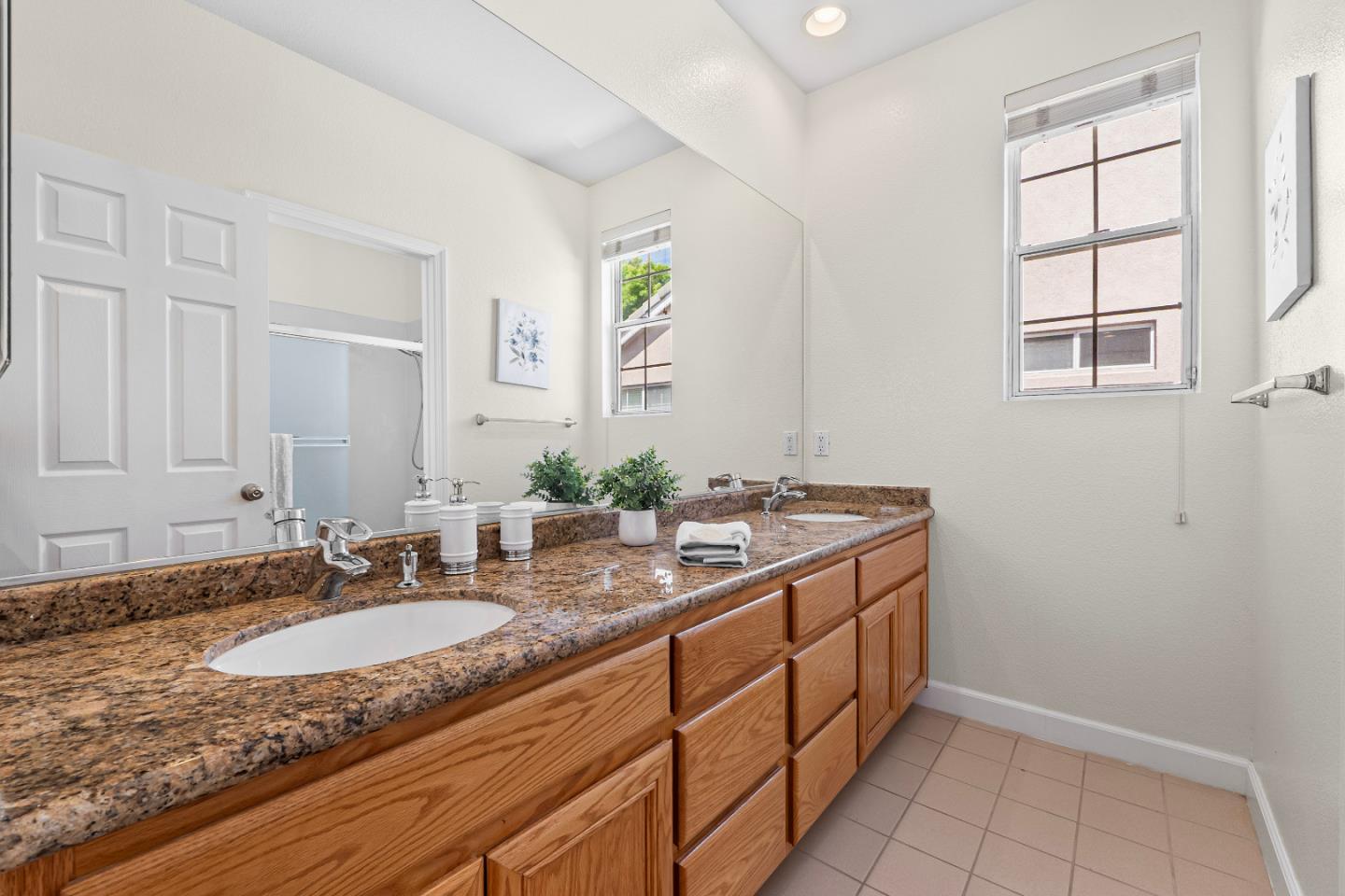 Detail Gallery Image 32 of 54 For 336 Arrowhead Way, Hayward,  CA 94544 - 5 Beds | 3/1 Baths