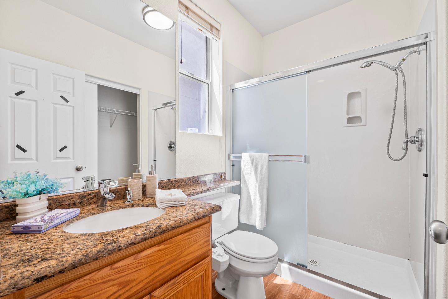 Detail Gallery Image 7 of 54 For 336 Arrowhead Way, Hayward,  CA 94544 - 5 Beds | 3/1 Baths