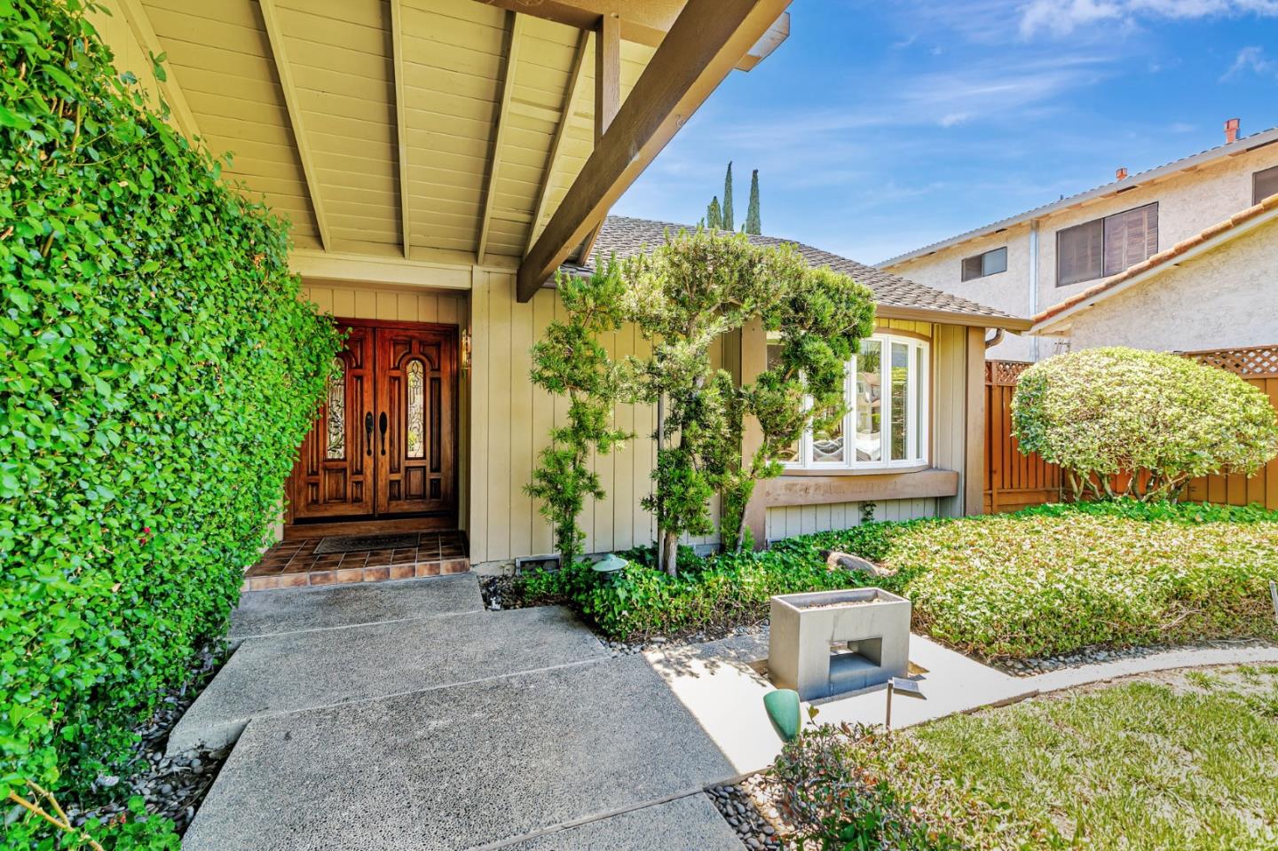 Detail Gallery Image 5 of 51 For 6534 Mcabee Rd, San Jose,  CA 95120 - 4 Beds | 3 Baths