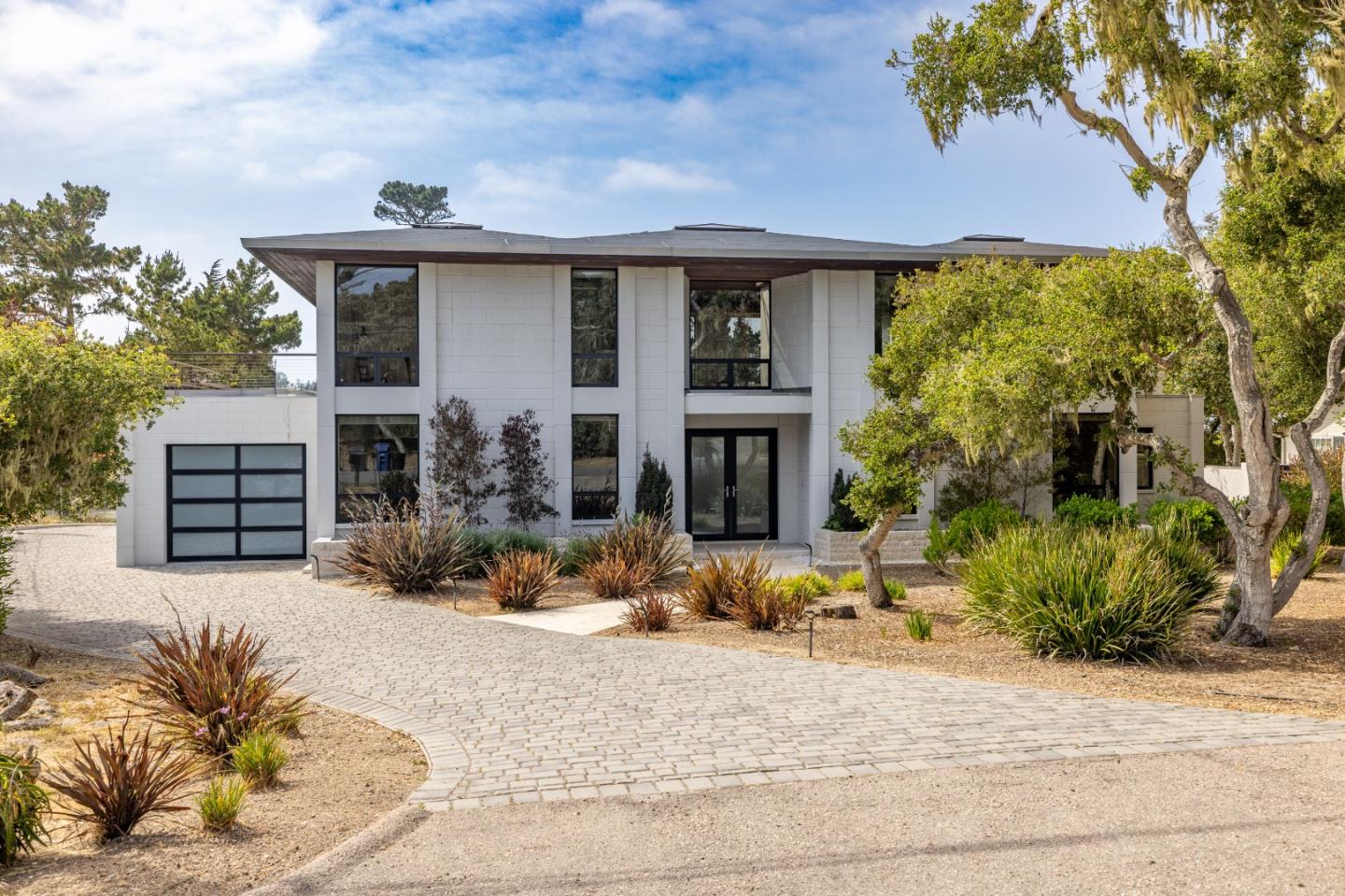 Detail Gallery Image 2 of 32 For 2900 Oak Knoll Rd, Pebble Beach,  CA 93953 - 4 Beds | 4 Baths