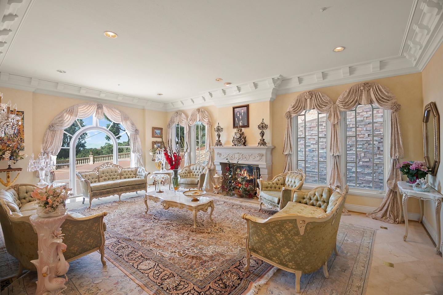 Detail Gallery Image 14 of 75 For 16840 Cypress Way, Los Gatos,  CA 95030 - 5 Beds | 5/1 Baths