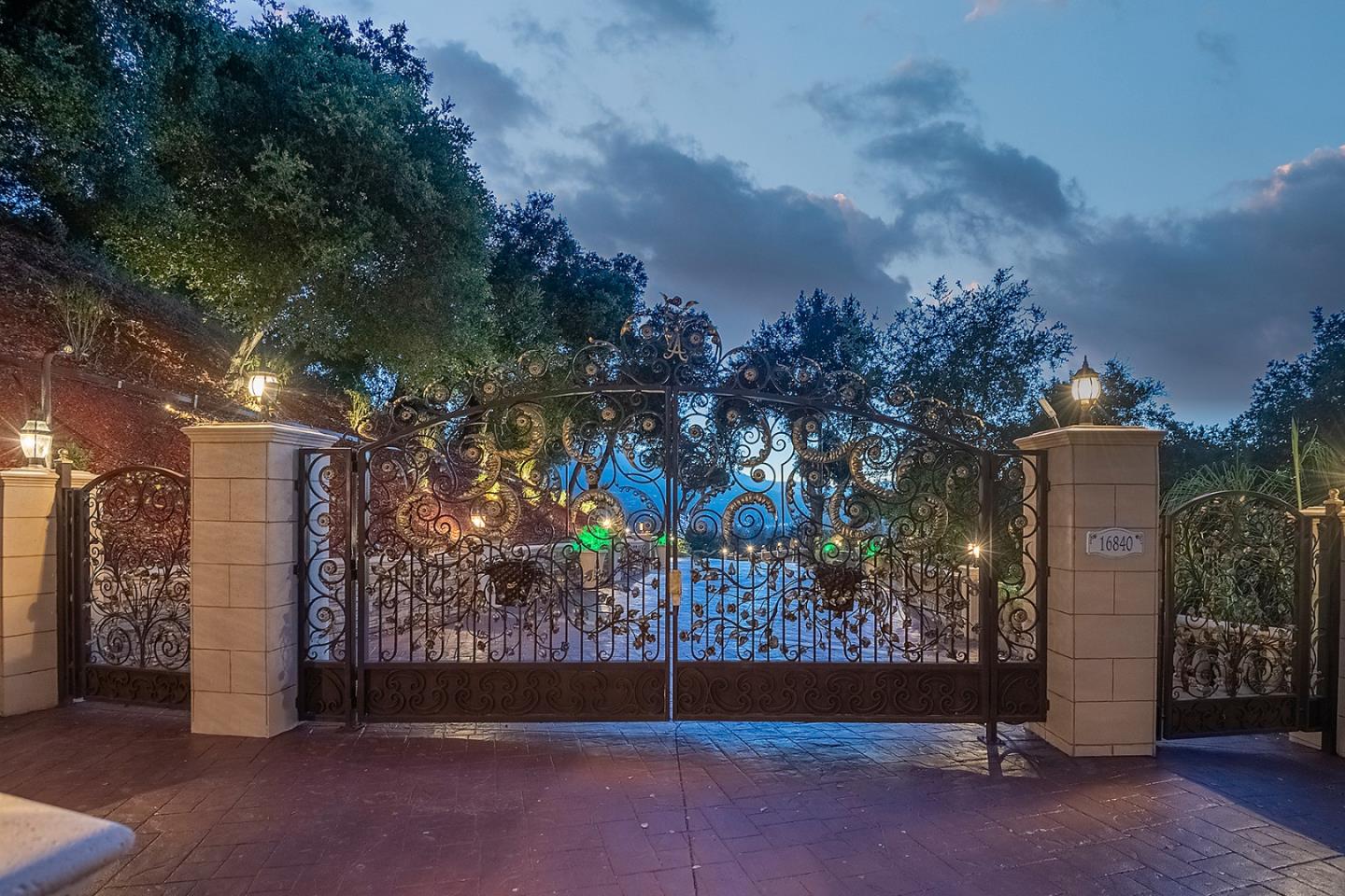 Detail Gallery Image 5 of 75 For 16840 Cypress Way, Los Gatos,  CA 95030 - 5 Beds | 5/1 Baths