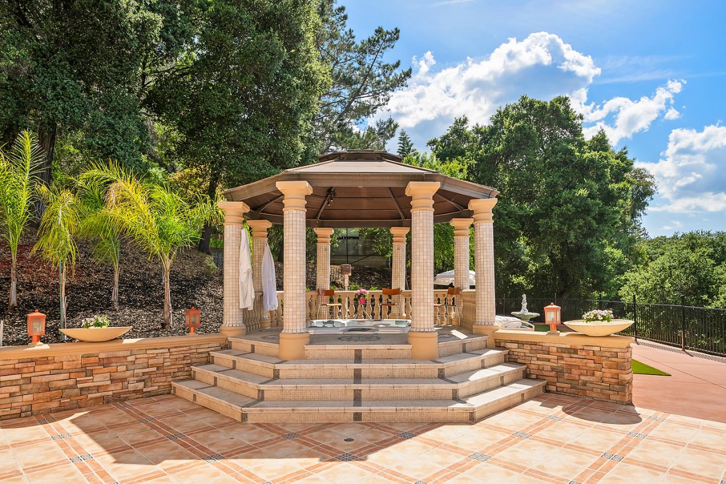 Detail Gallery Image 56 of 75 For 16840 Cypress Way, Los Gatos,  CA 95030 - 5 Beds | 5/1 Baths
