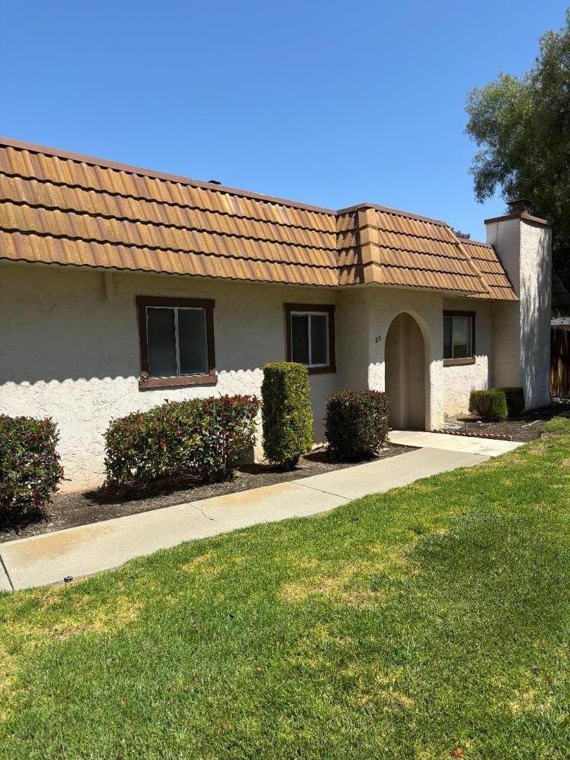 Detail Gallery Image 1 of 2 For 25 Villa Pacheco Ct, Hollister,  CA 95023 - 2 Beds | 2 Baths